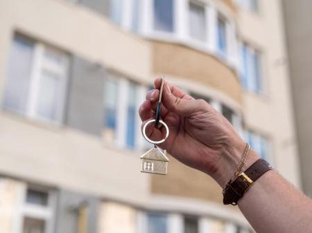 Predaj a darovanie poistenej nehnuteľnosti – zrušenie poistenia krok za krokom